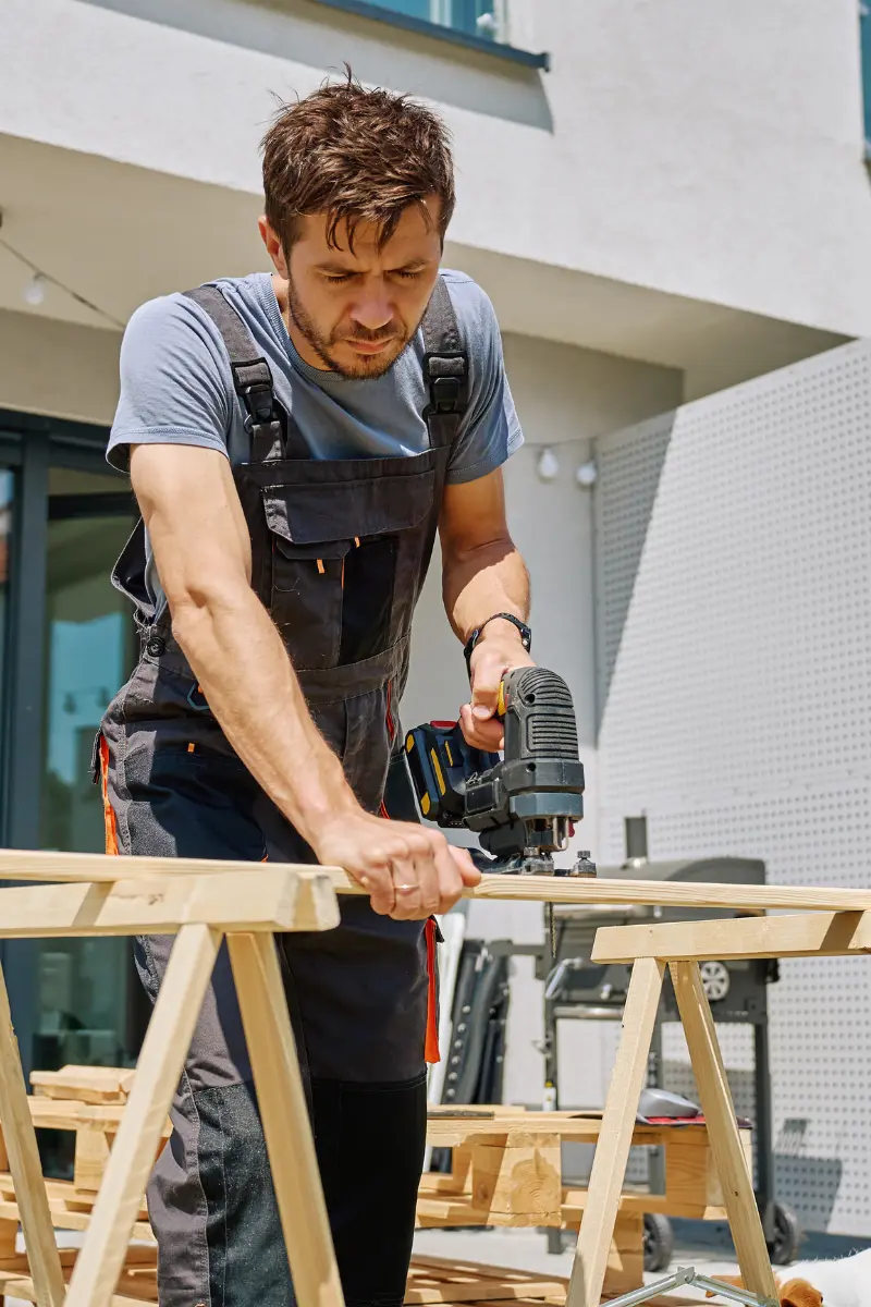 Woodworking tools and materials for Carpenter in Qatar service